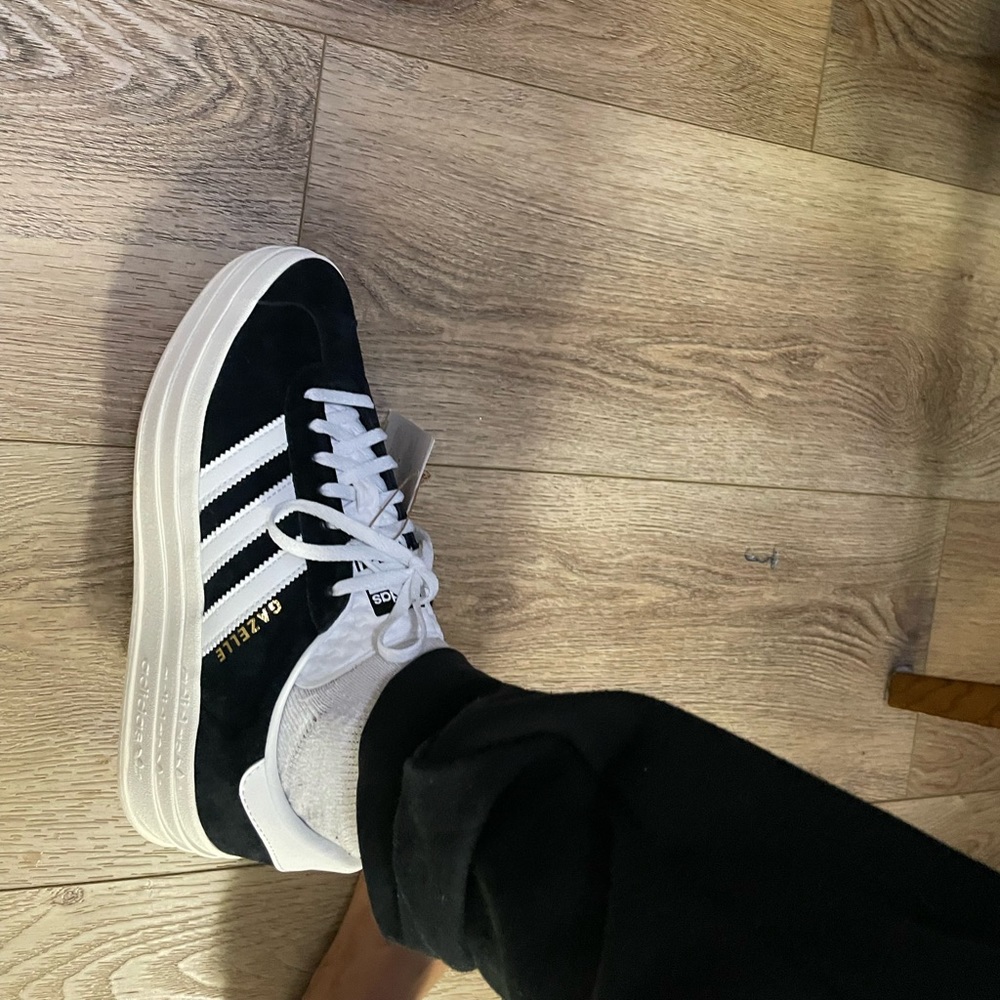Adidas platform Gazelle sz 9